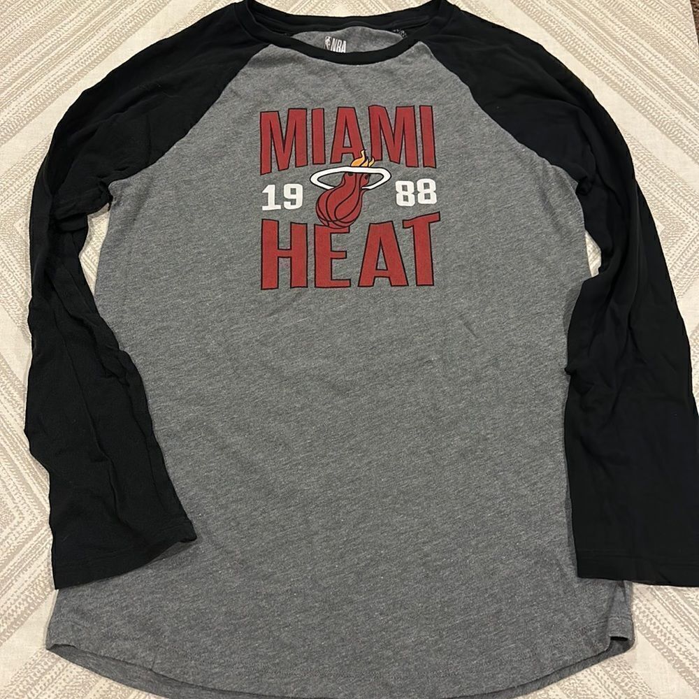NBA Boys Miami Heat Raglan Black & Grey Long Sleeve Top